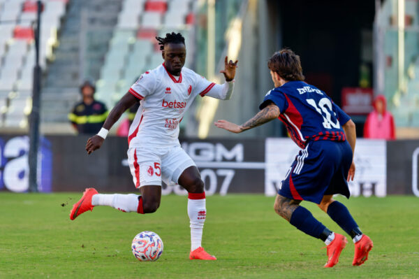 IPA89000940 - Ebrima Darboe of SSC Bari in action against Antonio Energe of Cosenza Calcio during SSC Bari vs Cosenza Calcio, Italian football Serie C match in Bari, Italy, September 26 2026