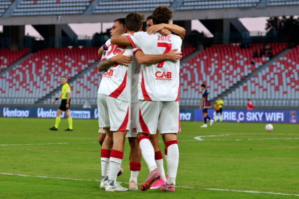 IPA89003364 - Giulio Maggiore of SSC Bari celebrates after scoring a goal with teammates during SSC Bari vs Cosenza Calcio, Italian football Serie C match in Bari, Italy, September 26 2026